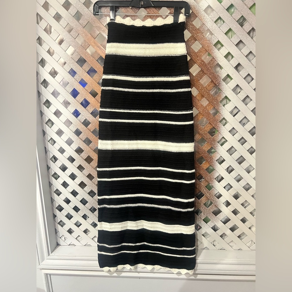 Henry Black  and White Striped Crochet Knit maxi skirt size small